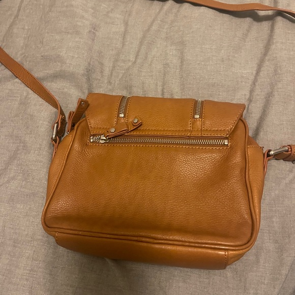 Danier Leather Brown Cross Body Bag Never Been Worn - Picture 3 of 4